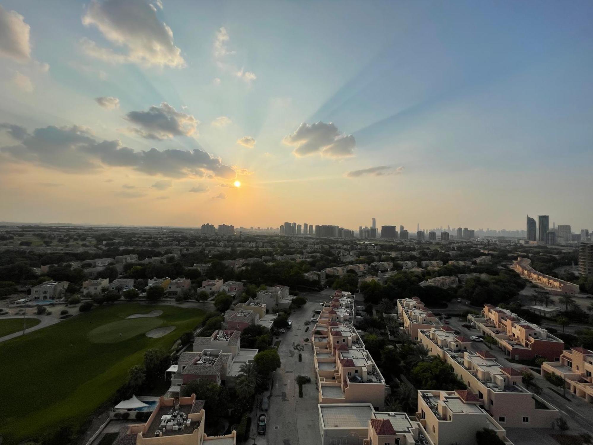 Great View, Dubai Sportcity, Parking Included, Nice Apartments 外观 照片